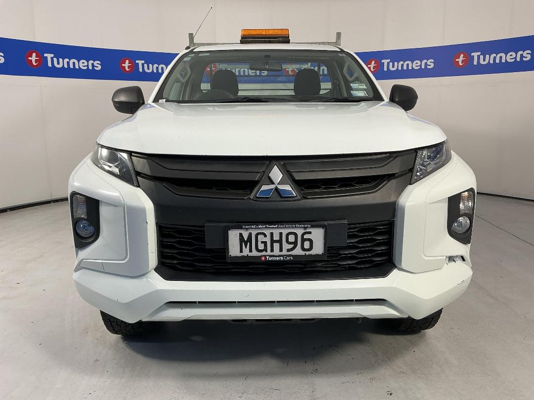 Photo '2' of Mitsubishi Triton