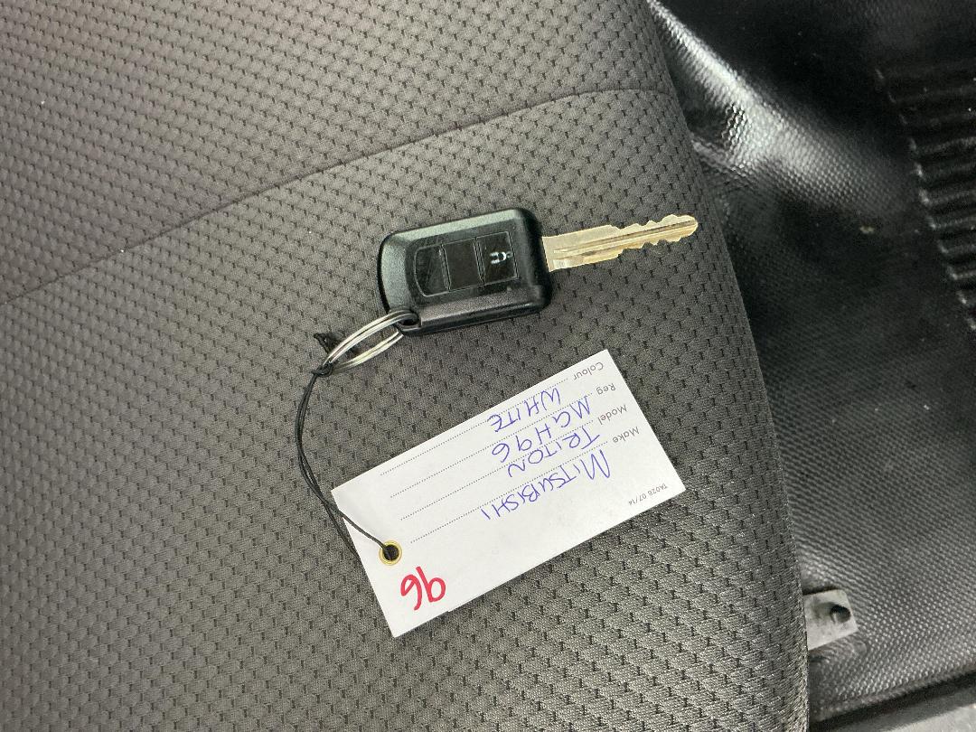 Photo '20' of Mitsubishi Triton