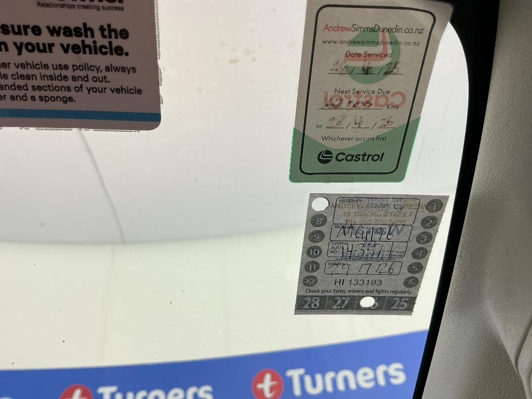 Photo '24' of Mitsubishi Triton