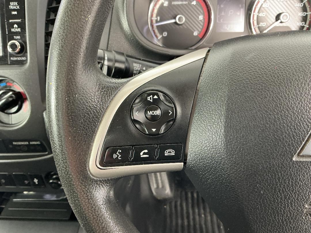 Photo '21' of Mitsubishi Triton