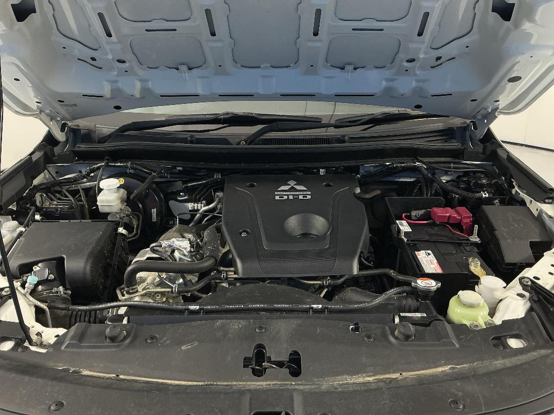 Photo '13' of Mitsubishi Triton