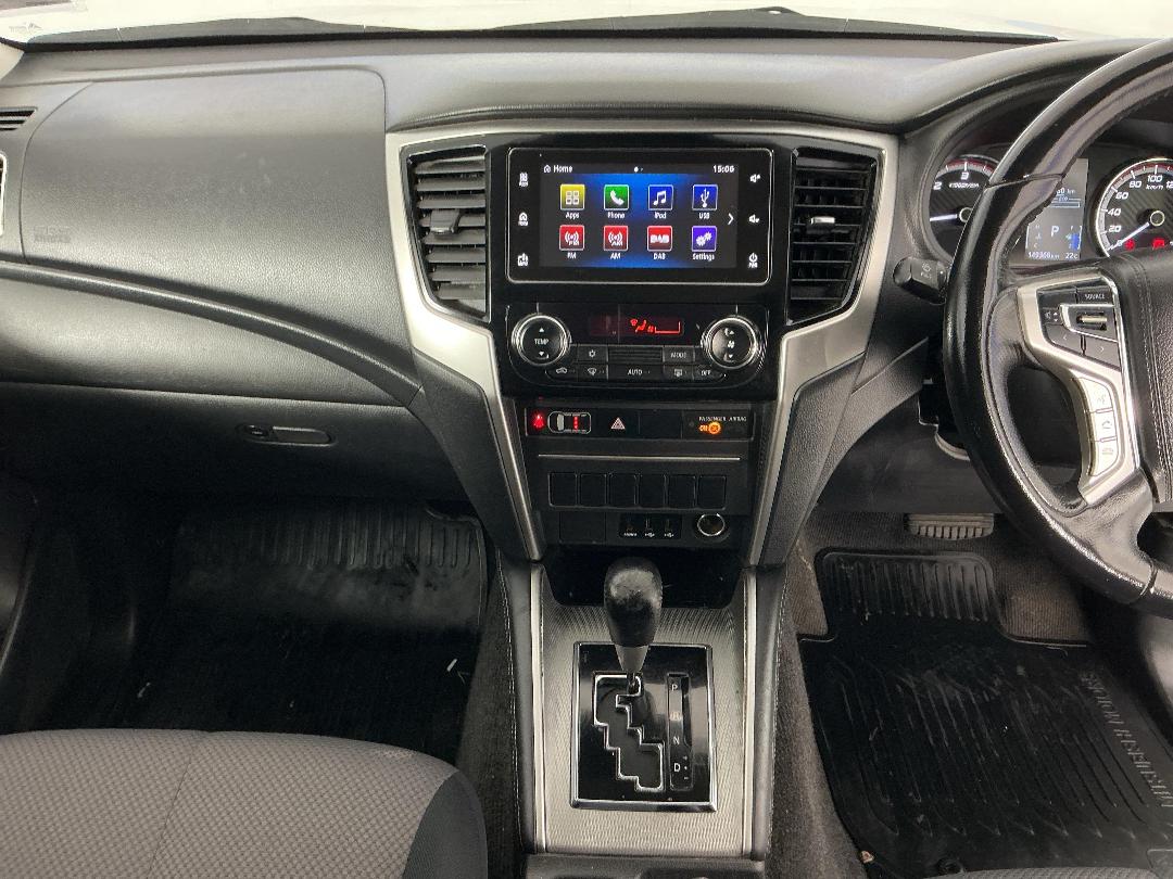 Photo '18' of Mitsubishi Triton