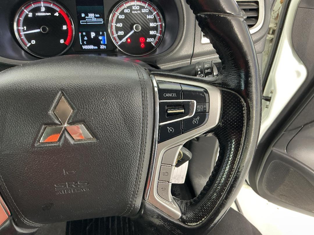 Photo '24' of Mitsubishi Triton