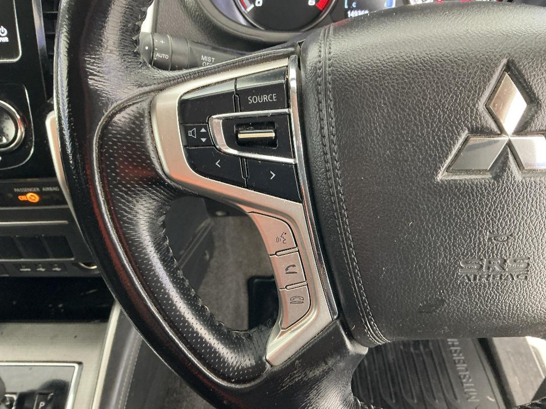 Photo '23' of Mitsubishi Triton