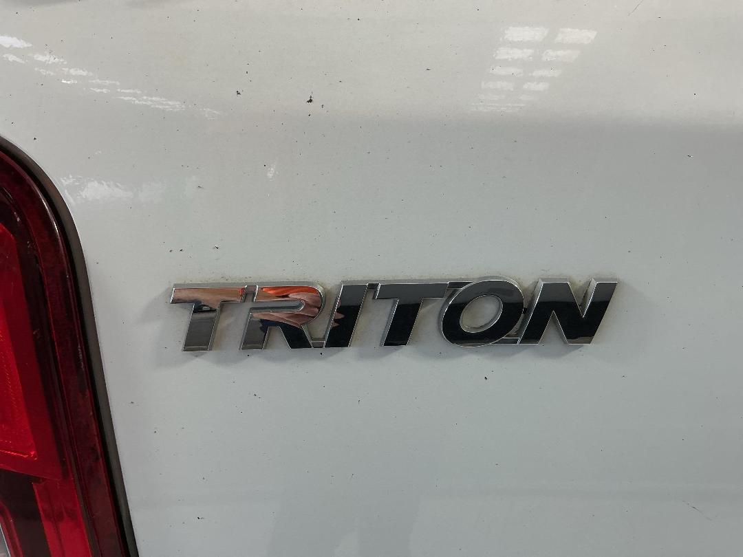 Photo '29' of Mitsubishi Triton