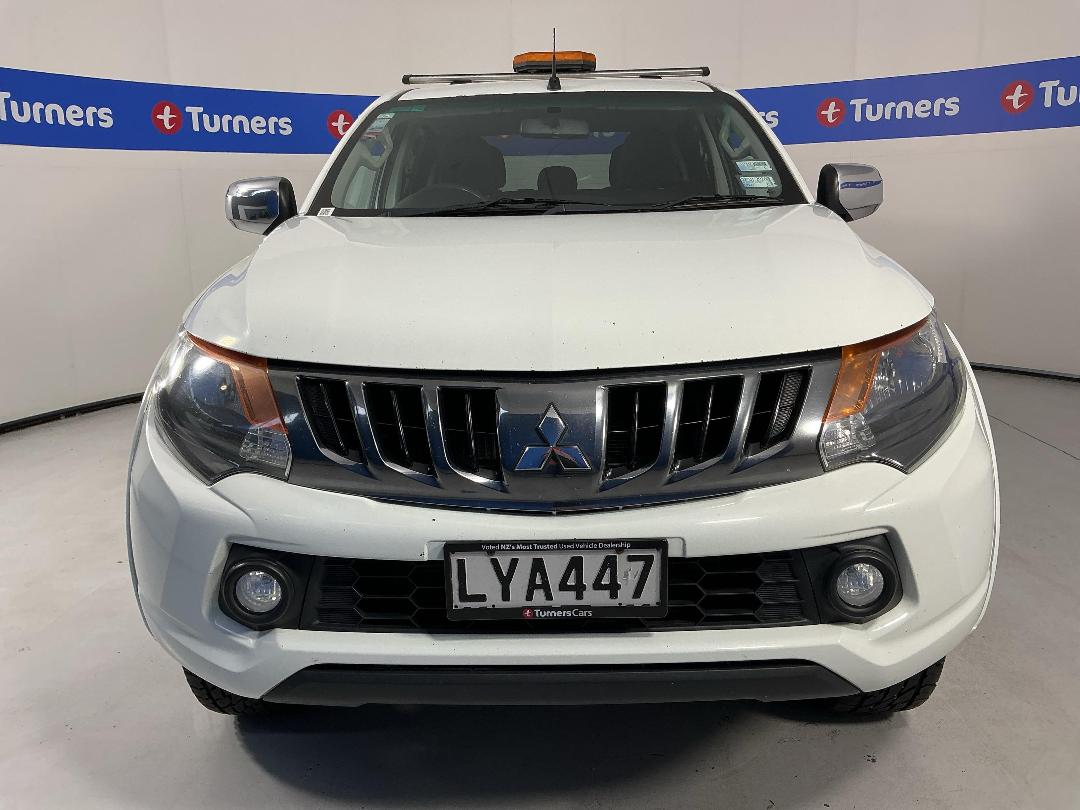 Photo '2' of Mitsubishi Triton