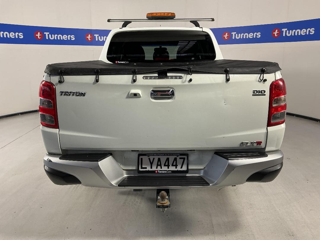 Photo '6' of Mitsubishi Triton