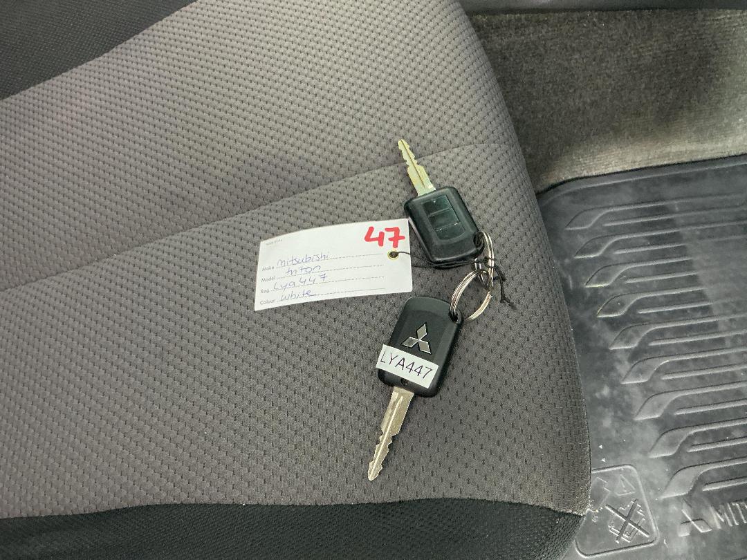 Photo '22' of Mitsubishi Triton