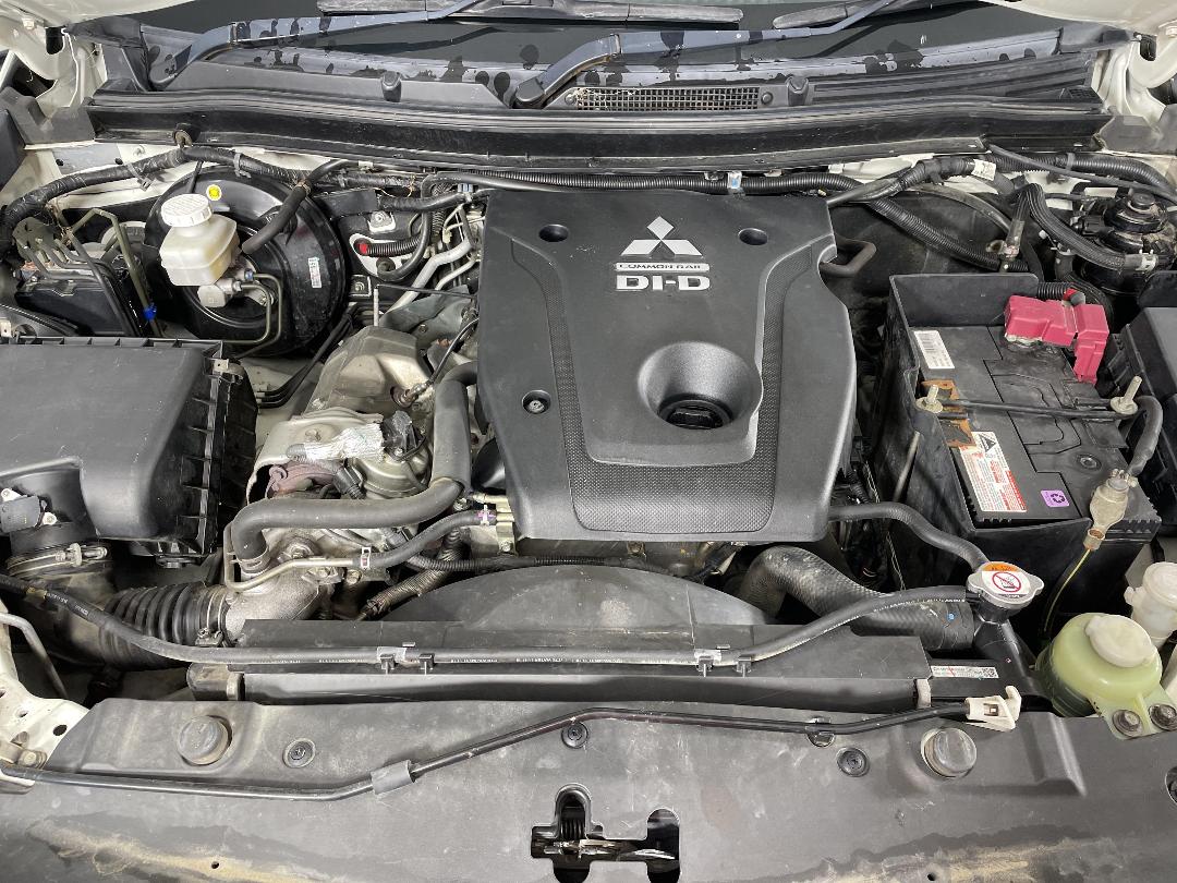 Photo '13' of Mitsubishi Triton