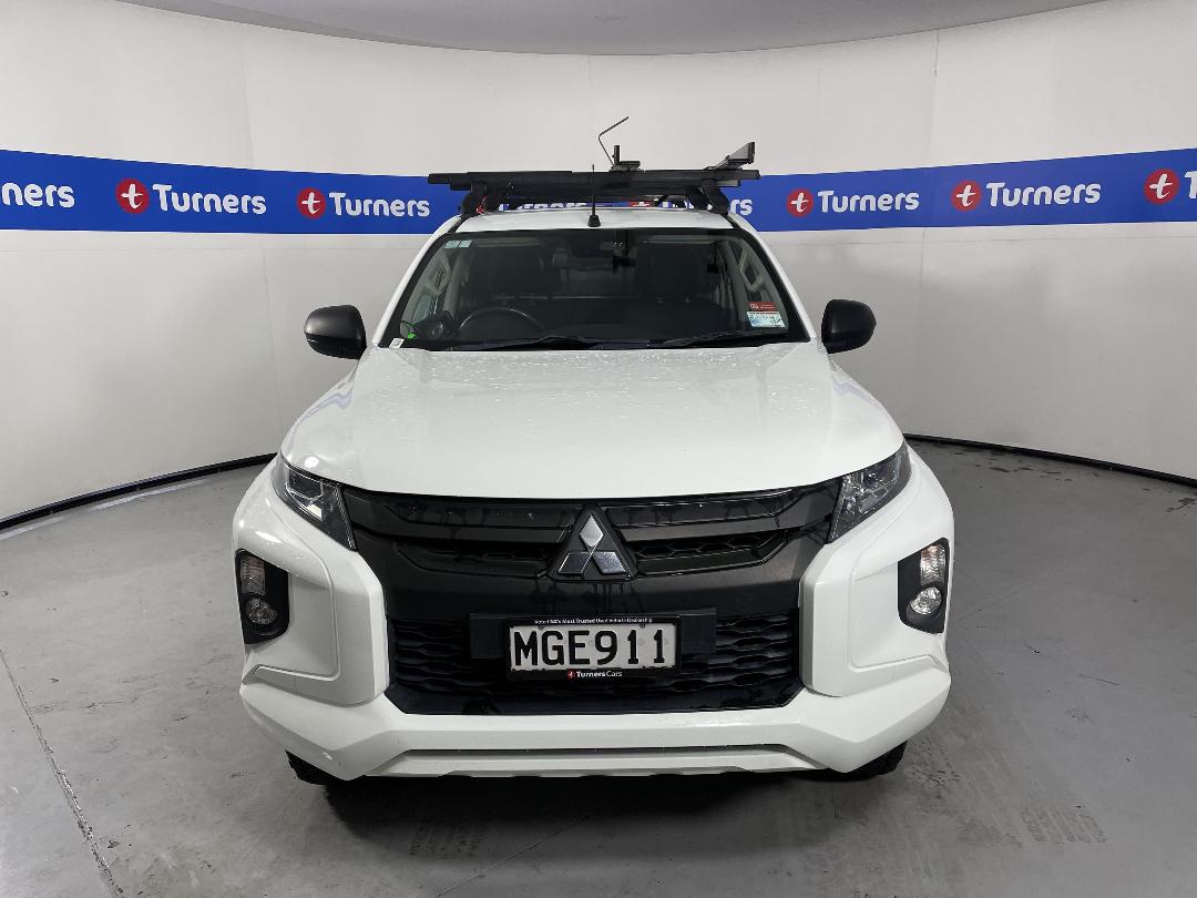 Photo '2' of Mitsubishi Triton