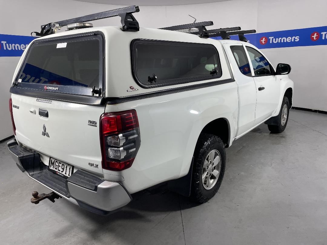 Photo '7' of Mitsubishi Triton