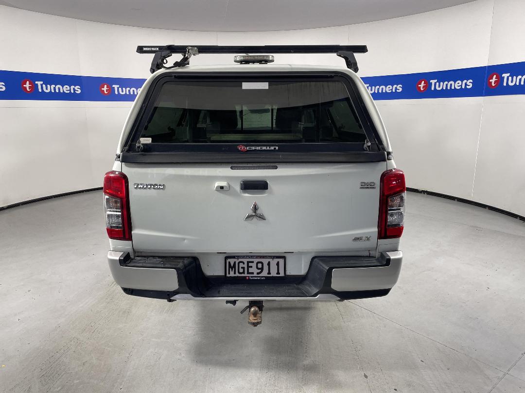 Photo '6' of Mitsubishi Triton