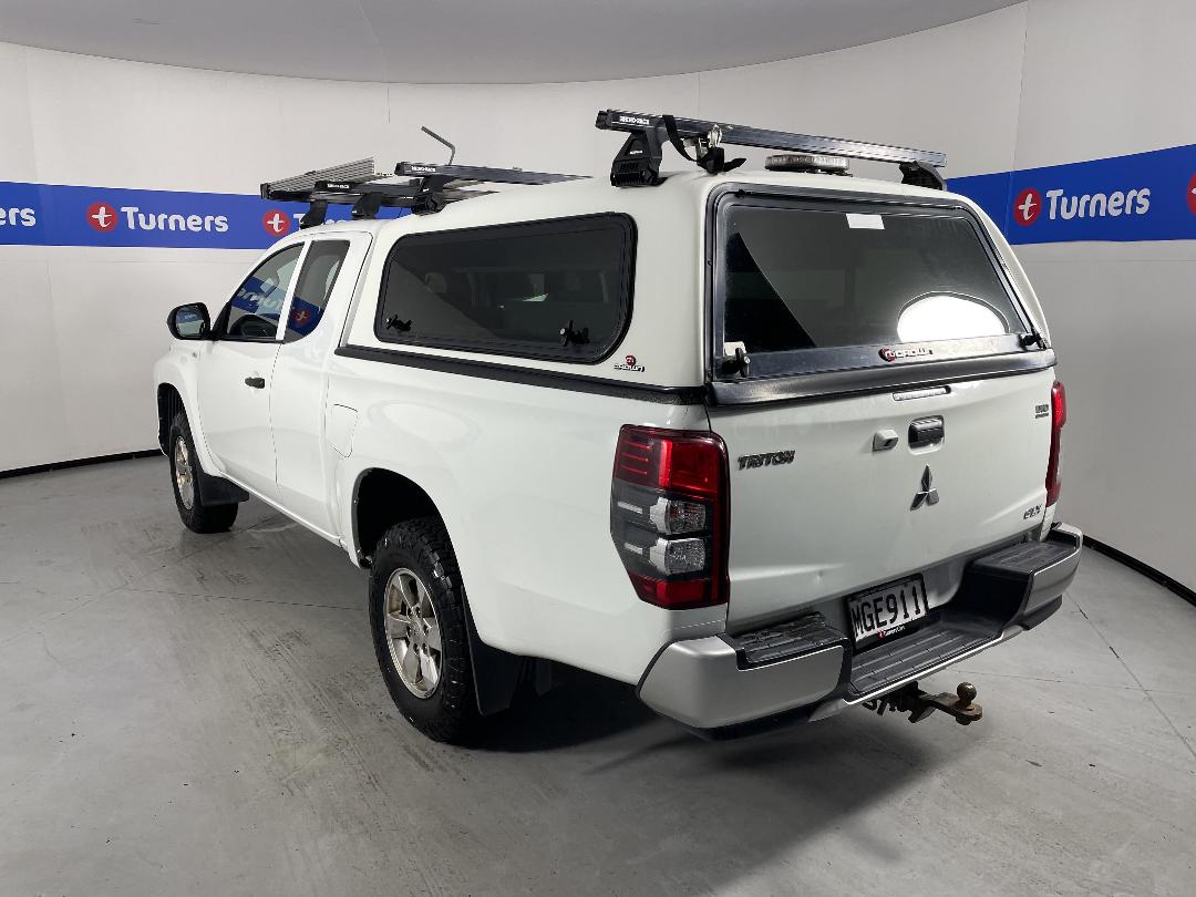 Photo '5' of Mitsubishi Triton