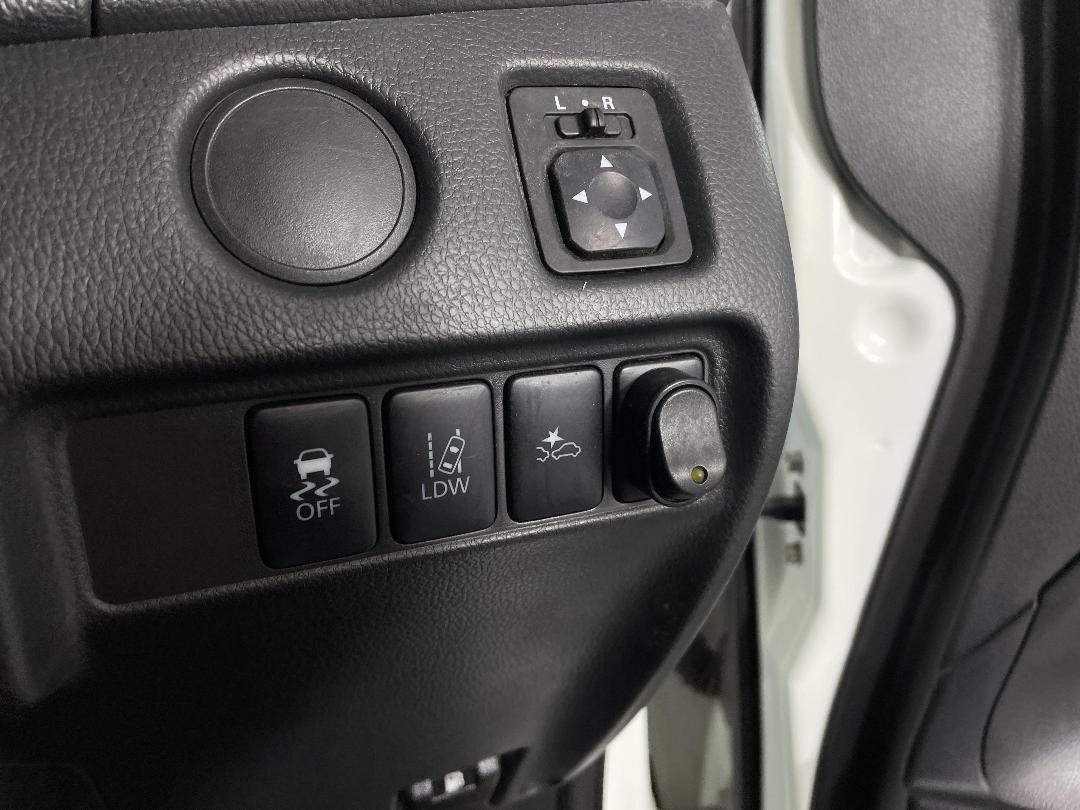 Photo '26' of Mitsubishi Triton