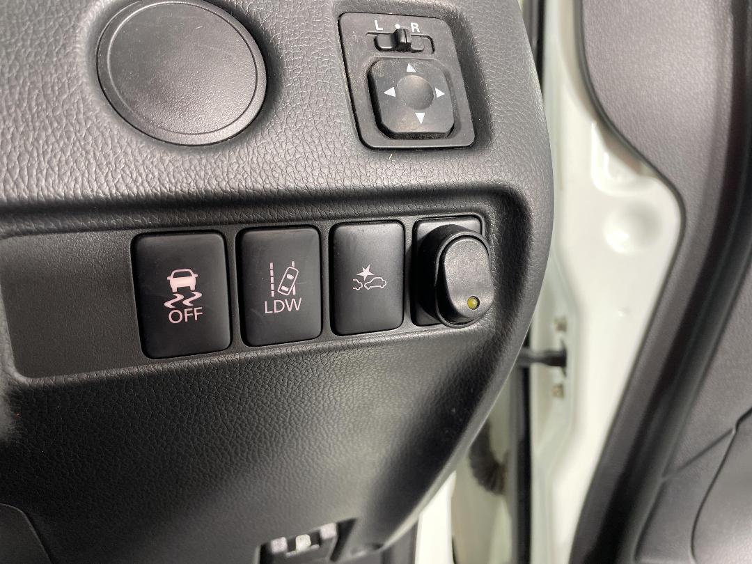 Photo '33' of Mitsubishi Triton