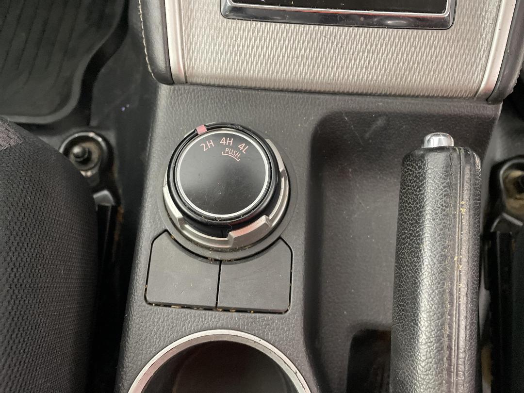 Photo '32' of Mitsubishi Triton