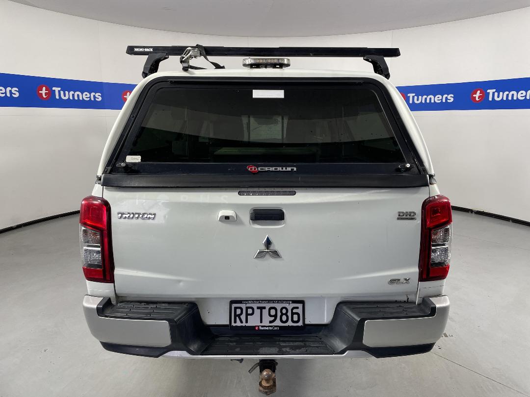 Photo '6' of Mitsubishi Triton