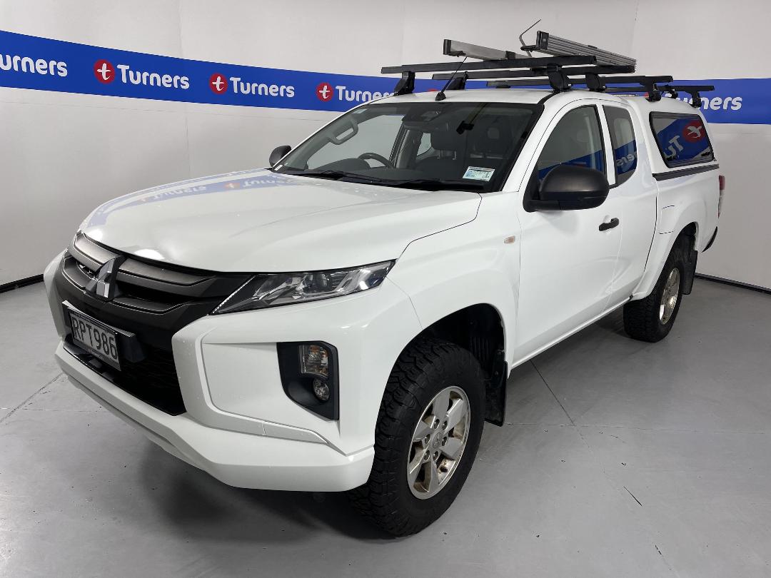 Photo '4' of Mitsubishi Triton