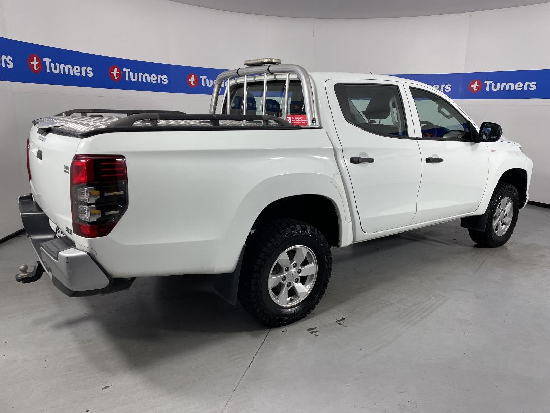 Photo '7' of Mitsubishi Triton