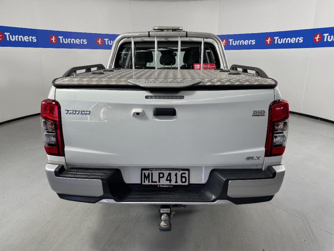 Photo '6' of Mitsubishi Triton