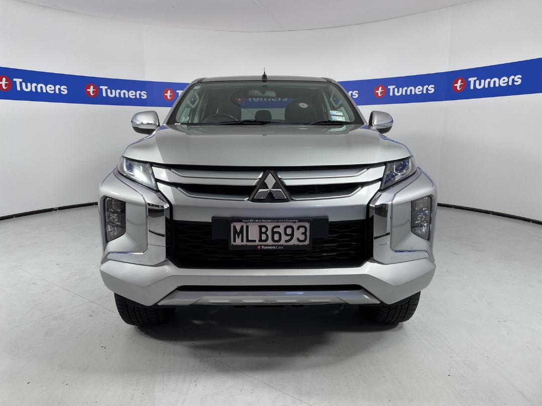 Photo '2' of Mitsubishi Triton