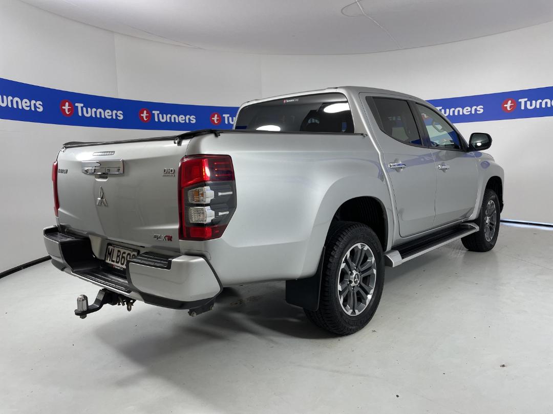 Photo '7' of Mitsubishi Triton