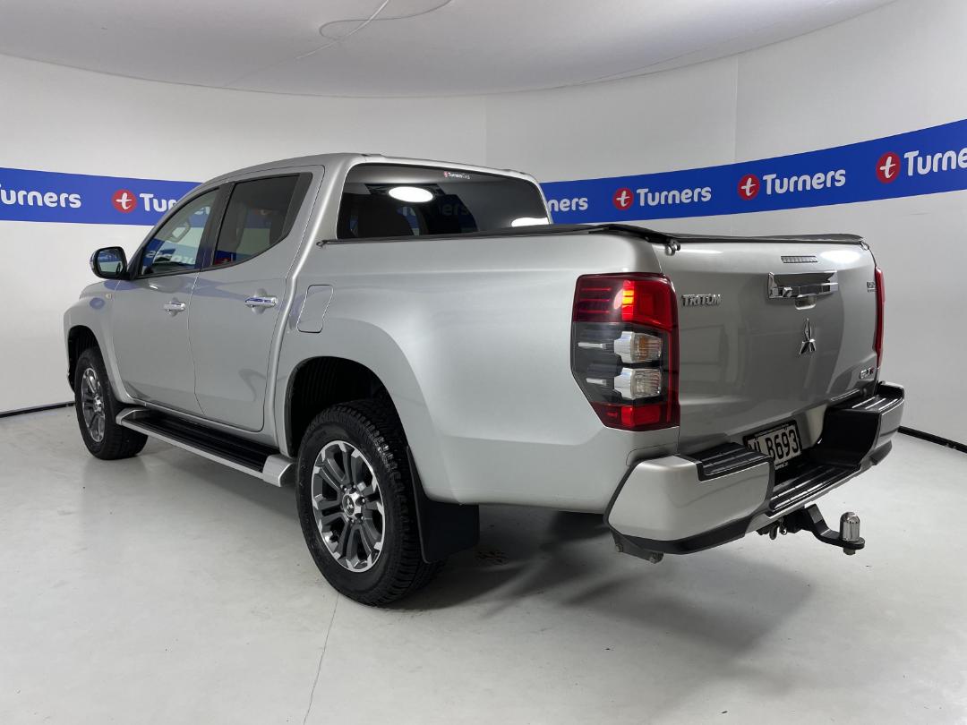 Photo '5' of Mitsubishi Triton