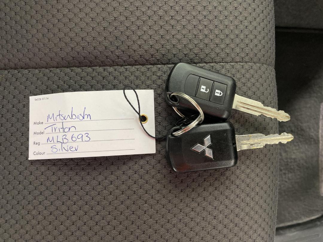 Photo '22' of Mitsubishi Triton