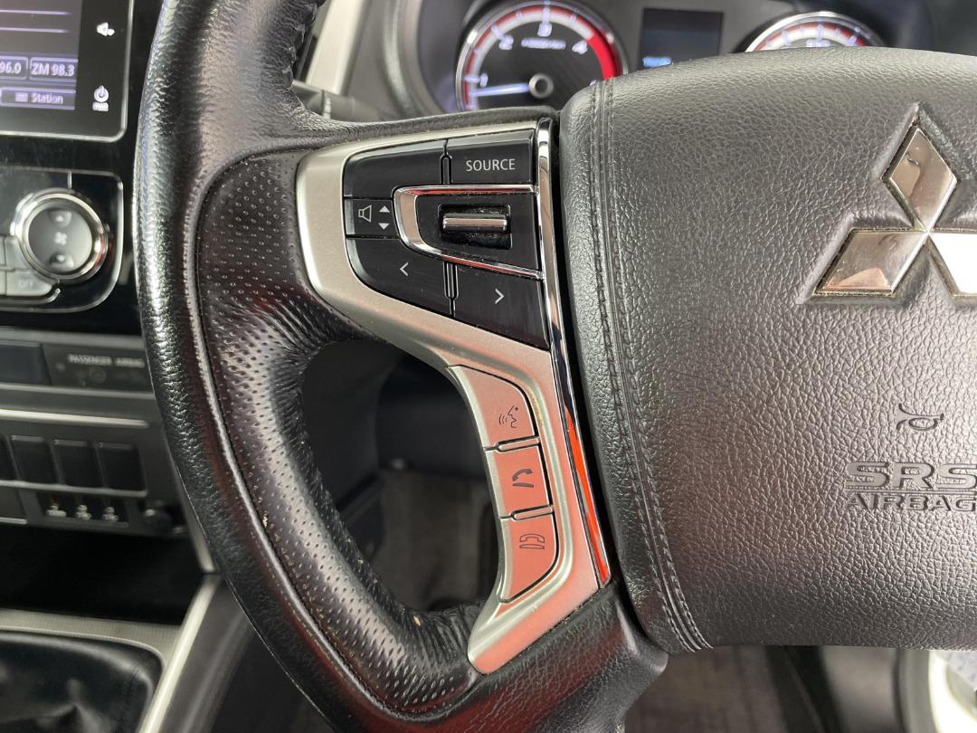 Photo '24' of Mitsubishi Triton