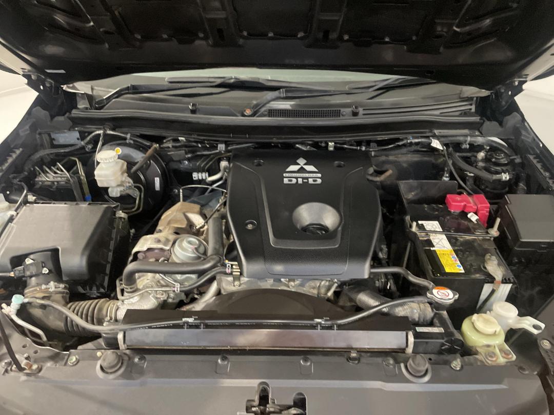 Photo '13' of Mitsubishi Triton