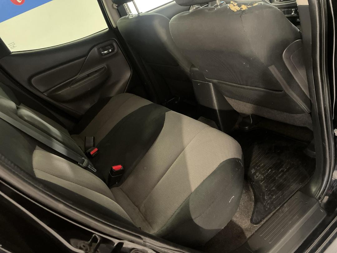 Photo '20' of Mitsubishi Triton