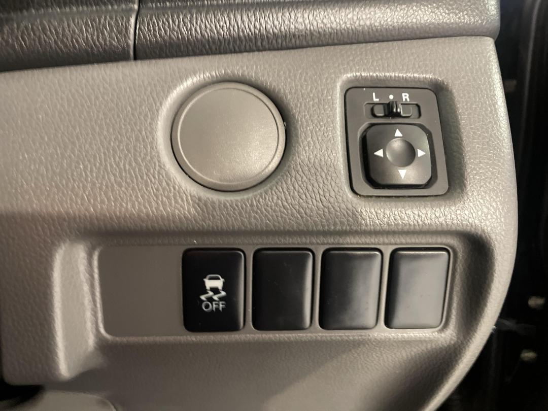 Photo '24' of Mitsubishi Triton