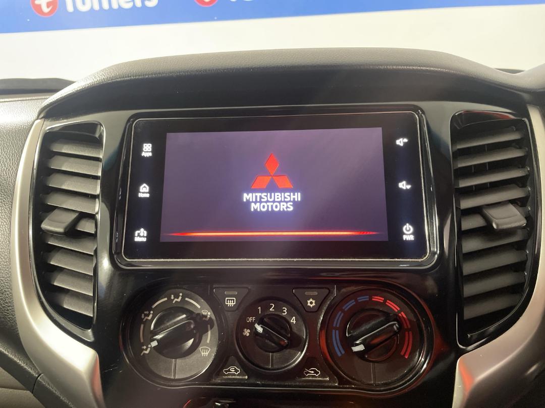 Photo '27' of Mitsubishi Triton