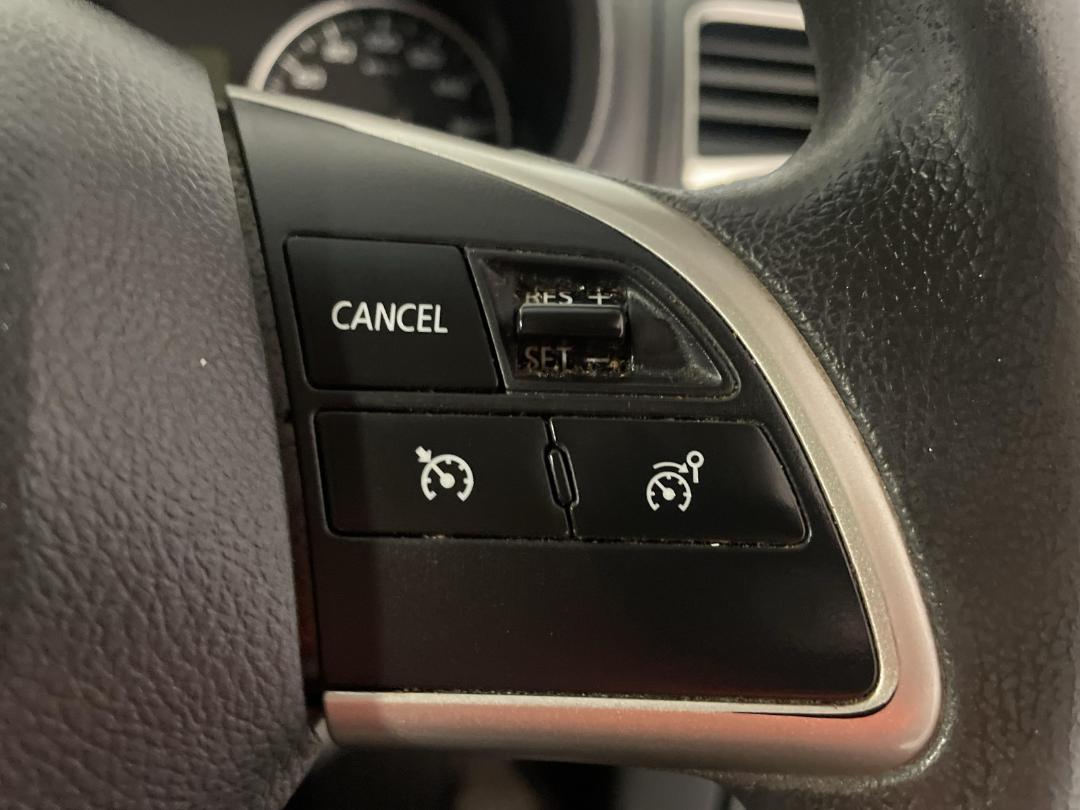 Photo '25' of Mitsubishi Triton