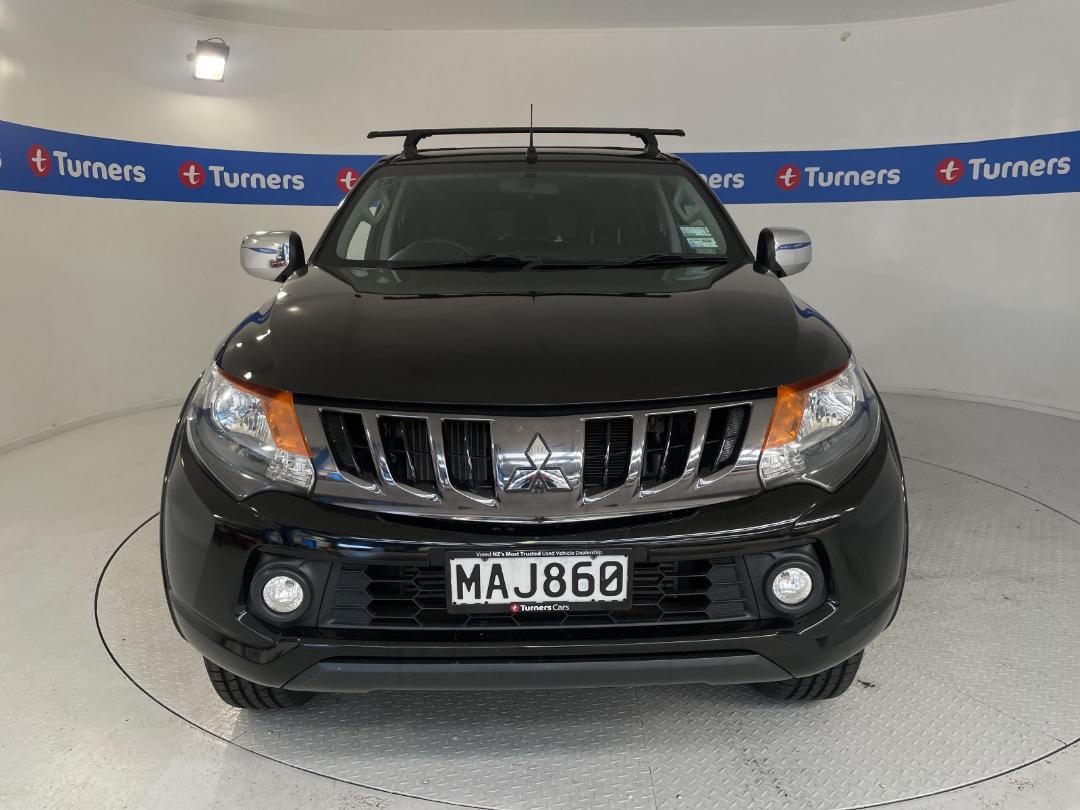 Photo '2' of Mitsubishi Triton