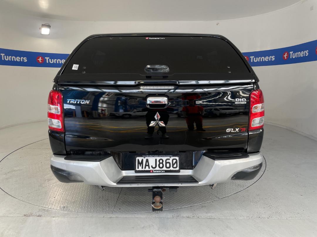 Photo '6' of Mitsubishi Triton