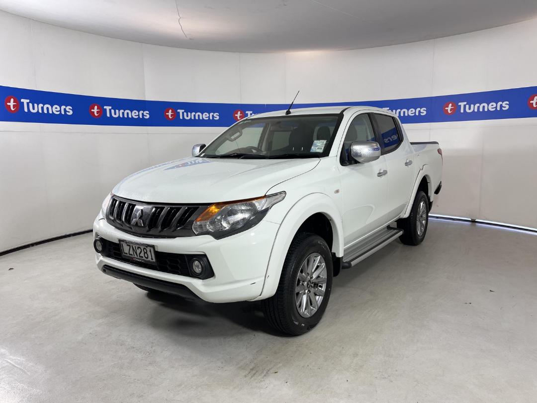 Photo '4' of Mitsubishi Triton