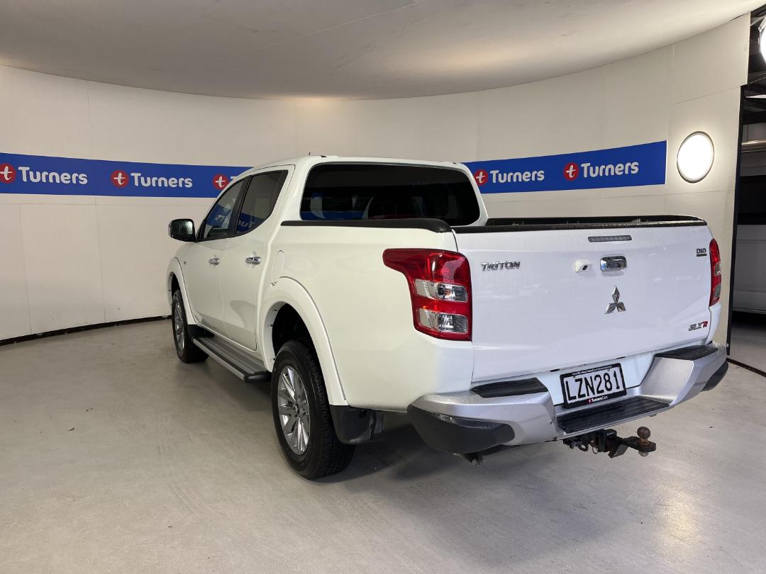 Photo '5' of Mitsubishi Triton