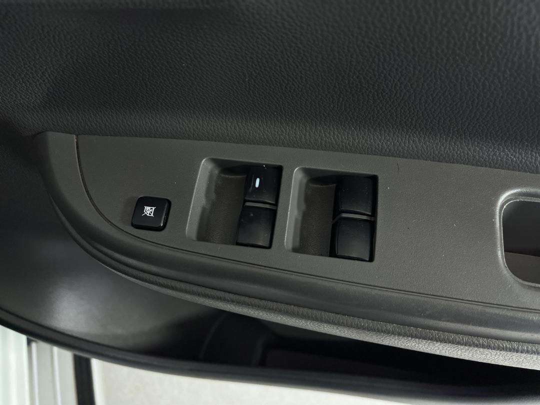 Photo '26' of Mitsubishi Triton