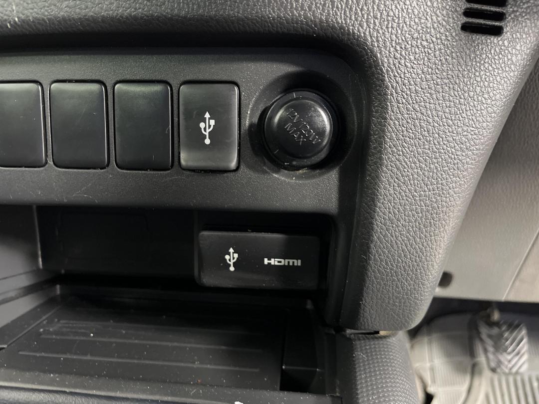 Photo '30' of Mitsubishi Triton