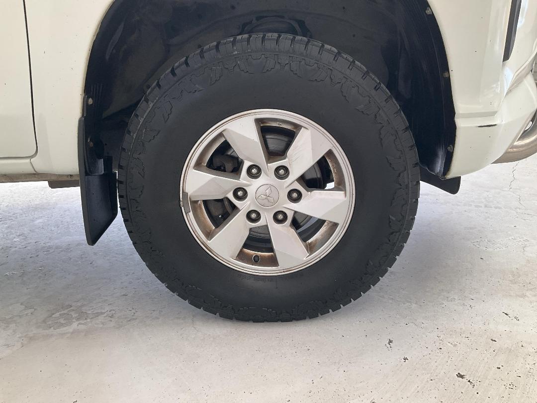 Photo '9' of Mitsubishi Triton