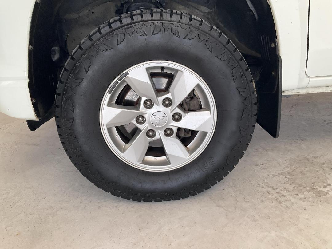 Photo '10' of Mitsubishi Triton