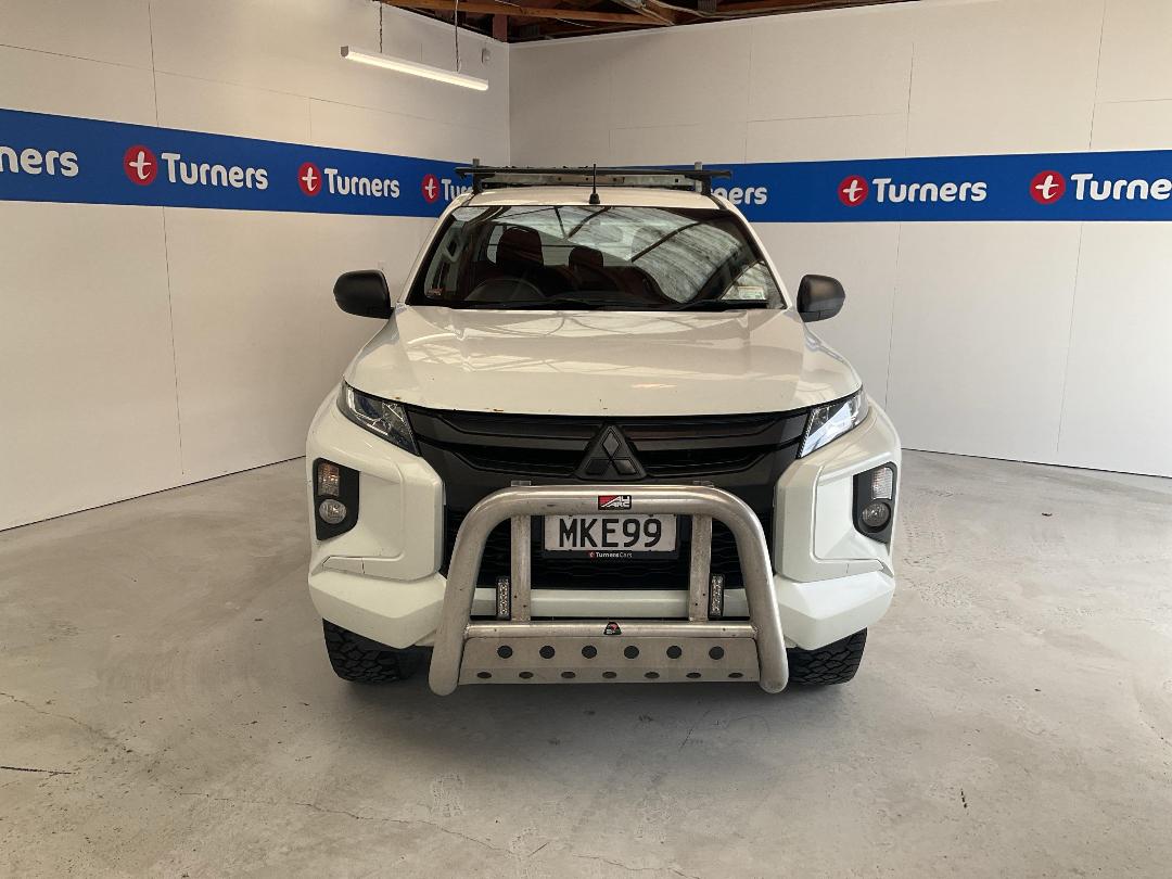 Photo '2' of Mitsubishi Triton