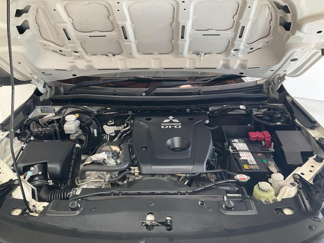 Photo '13' of Mitsubishi Triton