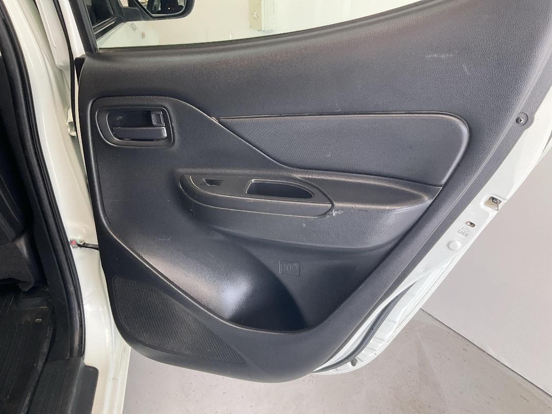 Photo '19' of Mitsubishi Triton