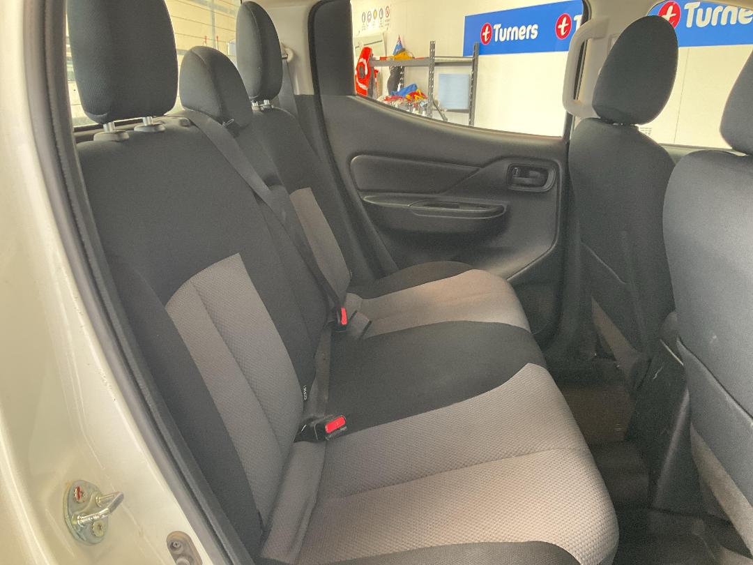 Photo '20' of Mitsubishi Triton