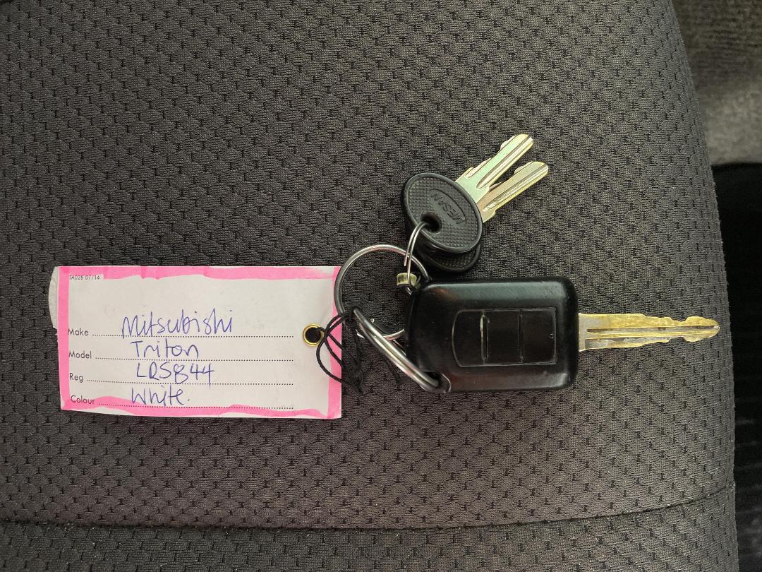 Photo '22' of Mitsubishi Triton