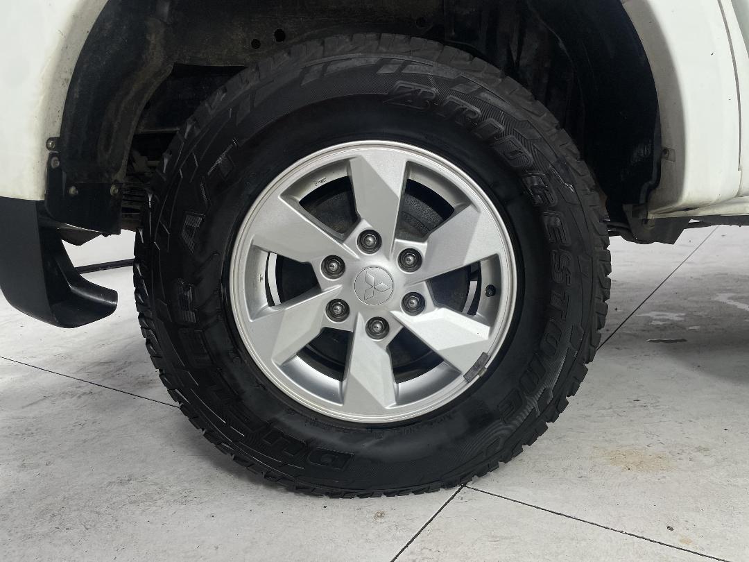 Photo '12' of Mitsubishi Triton Photo '12' of Mitsubishi Triton