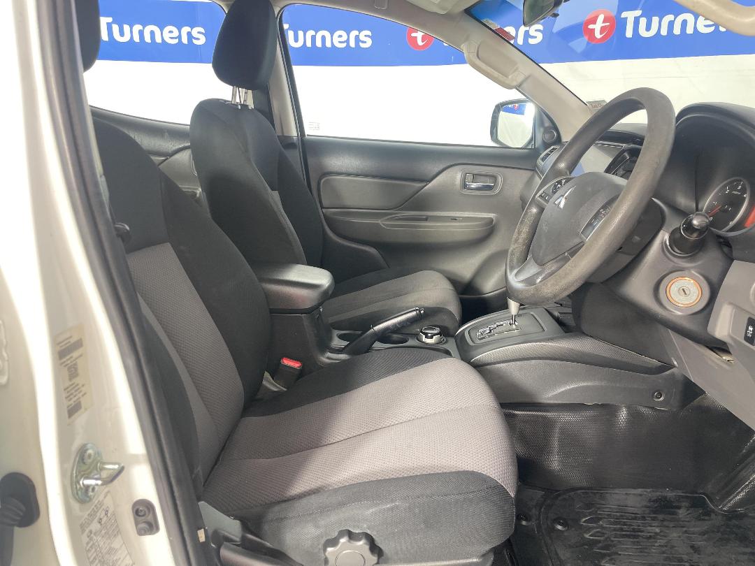 Photo '16' of Mitsubishi Triton Photo '16' of Mitsubishi Triton