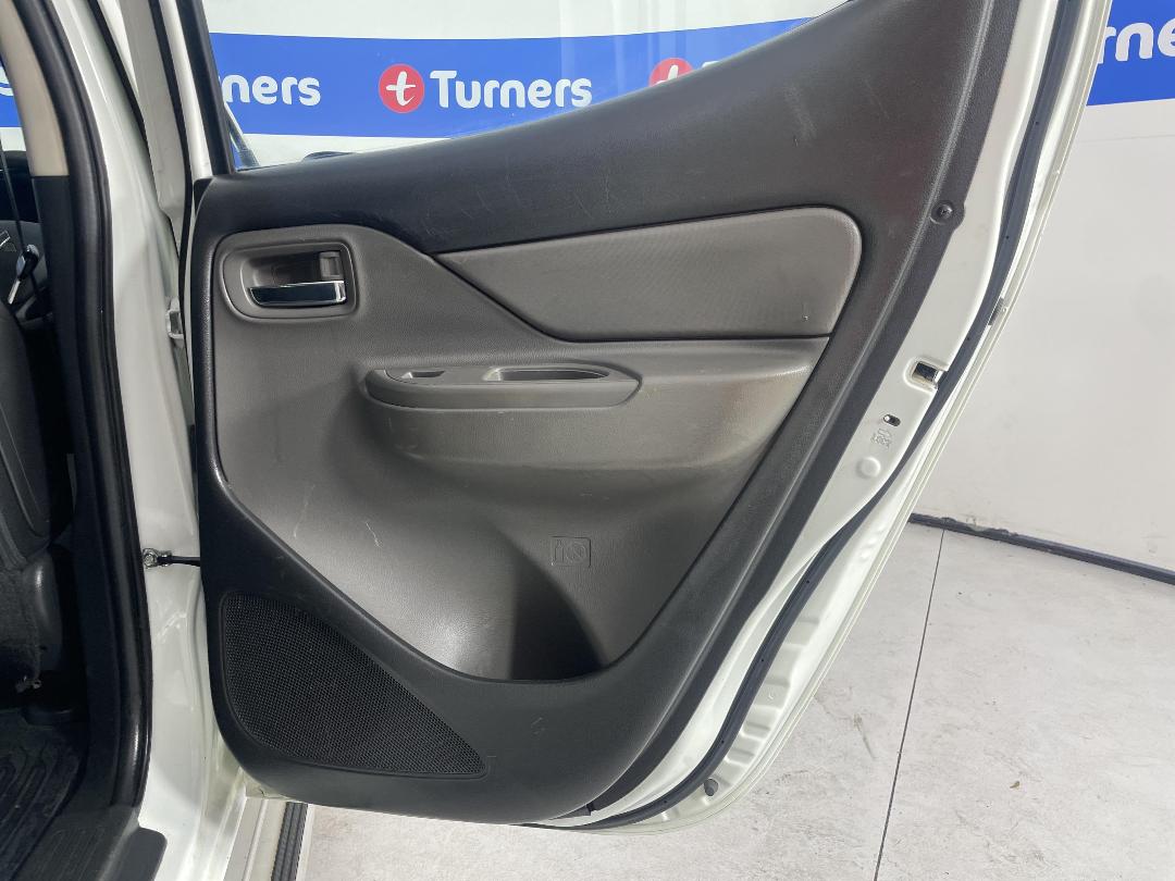 Photo '19' of Mitsubishi Triton Photo '19' of Mitsubishi Triton